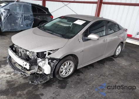 2021 Toyota Prius Prime Le z USA, uszkodzony, nr VIN JTDKAMFP0M3176522
